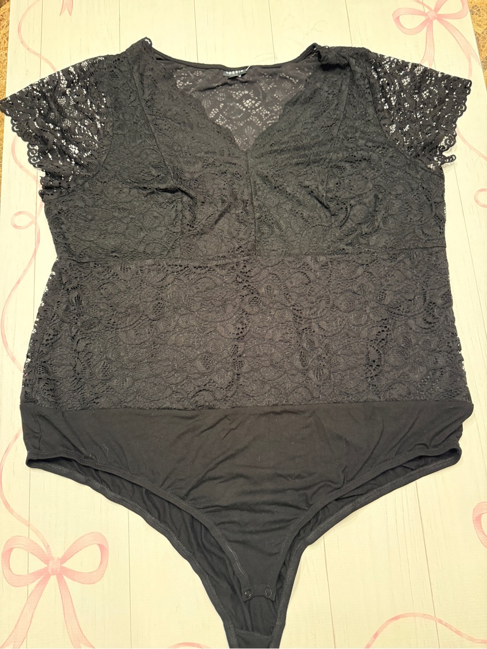 NWOT Torrid black lace V-neck bodysuit Size 4